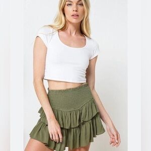 Vestique army, green Ruffle layered elastic waist mini skirt skort size small